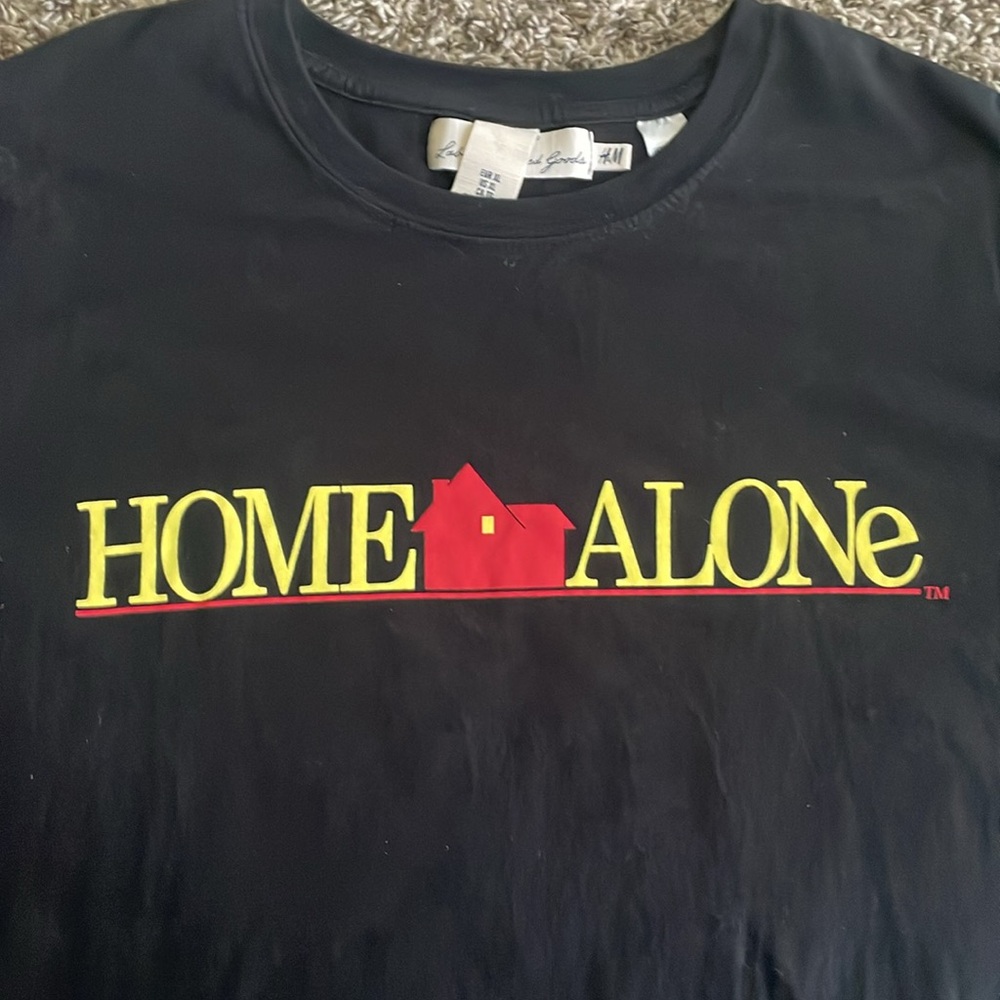 Home Alone graphic T-shirt